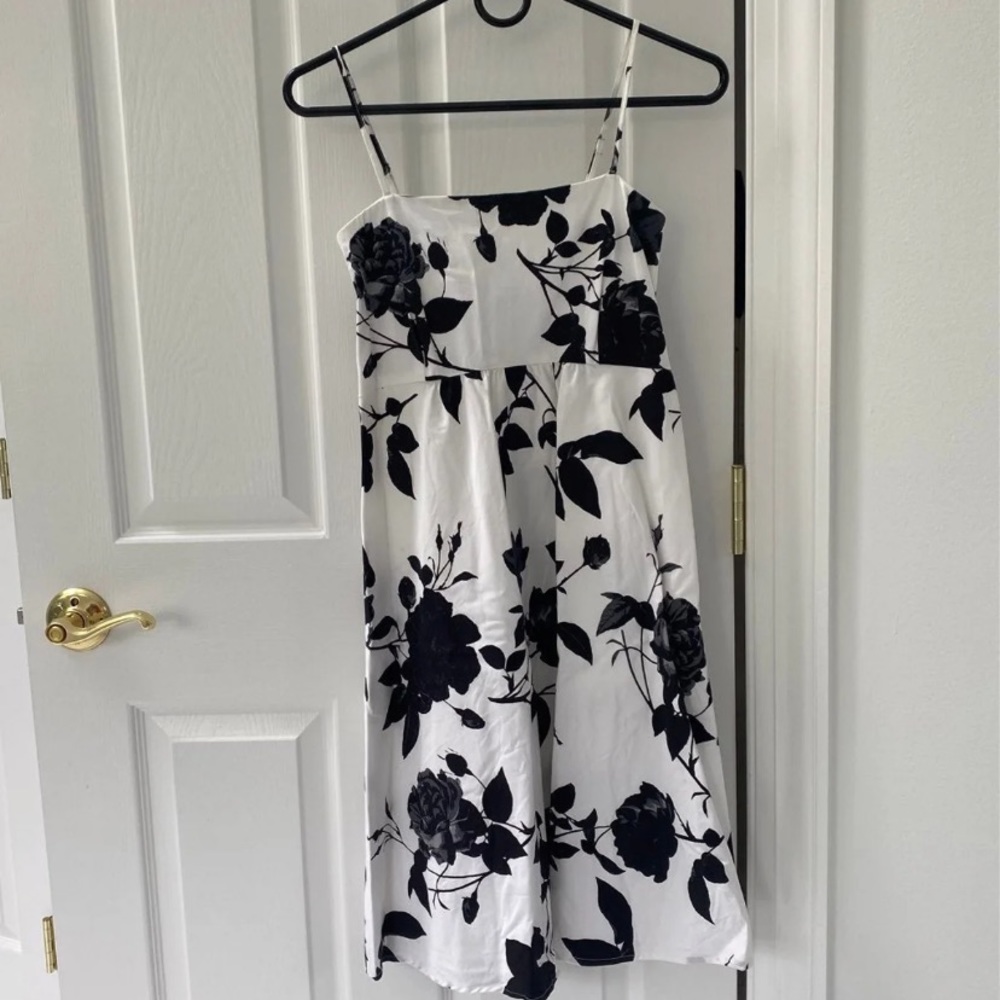 Jessica Simpson Floral Maternity Dress - Picture 2 of 8